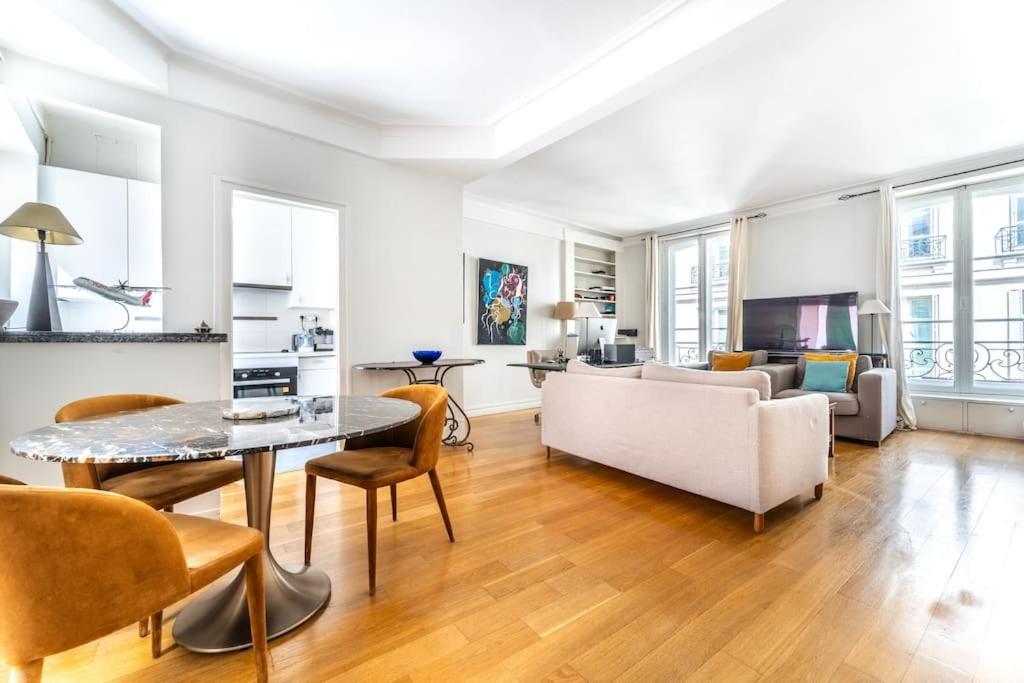 Sublime En Plein Saint Germain Apartment *